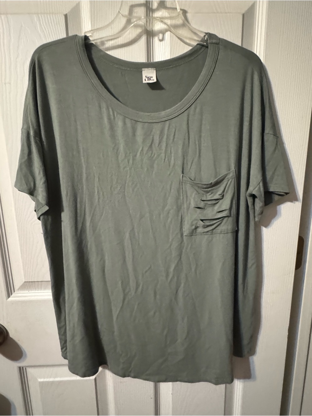 Women's Crew Neck Pocket Tee in Olive Green